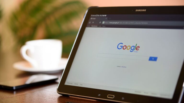 Le SEO est-il vraiment mort ? Ce que Google, l'IA et le Search local changent vraiment pour les PME - Par Philippe Duvignac