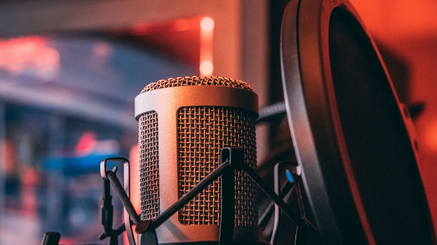 Podcast et autorité de plateforme — Spotify, Apple Music, Deezer, YouTube comme leviers SEO et GEO pour les entreprises — Philippe Duvignac